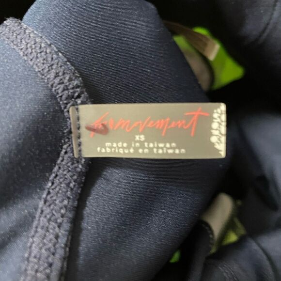 New FP Movement Run Remix Leggings /
Daisy Check Combo
Retail $98
NWOT - Picture 11 of 12